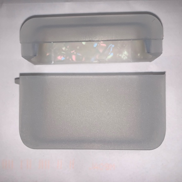 AirPods Pro Case and Earbuds - Picture 6 of 6